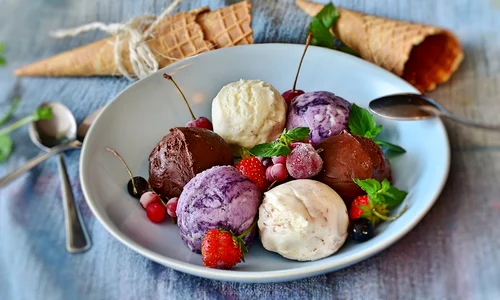 Inghetata asortata  Sursa foto Pixabay ice cream 3611698 1280 jpg
