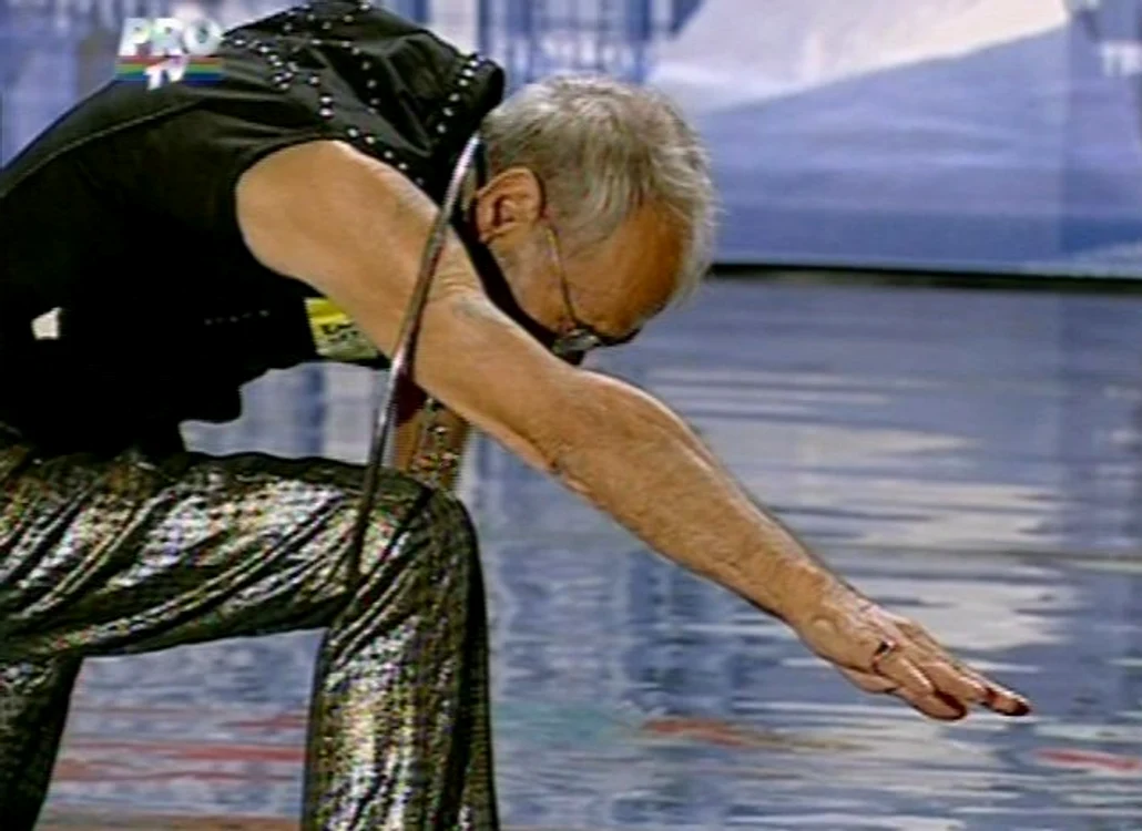 Contorsionist la 82 de ani (Foto: captură video Pro TV)