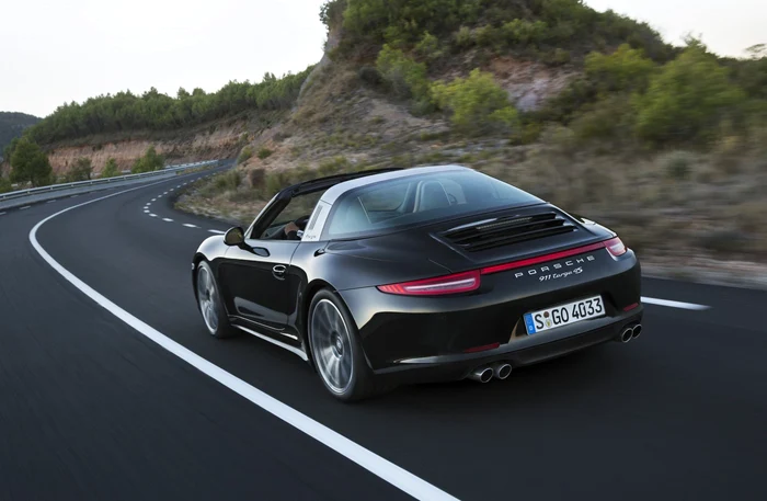 Porsche 911 Targa 2