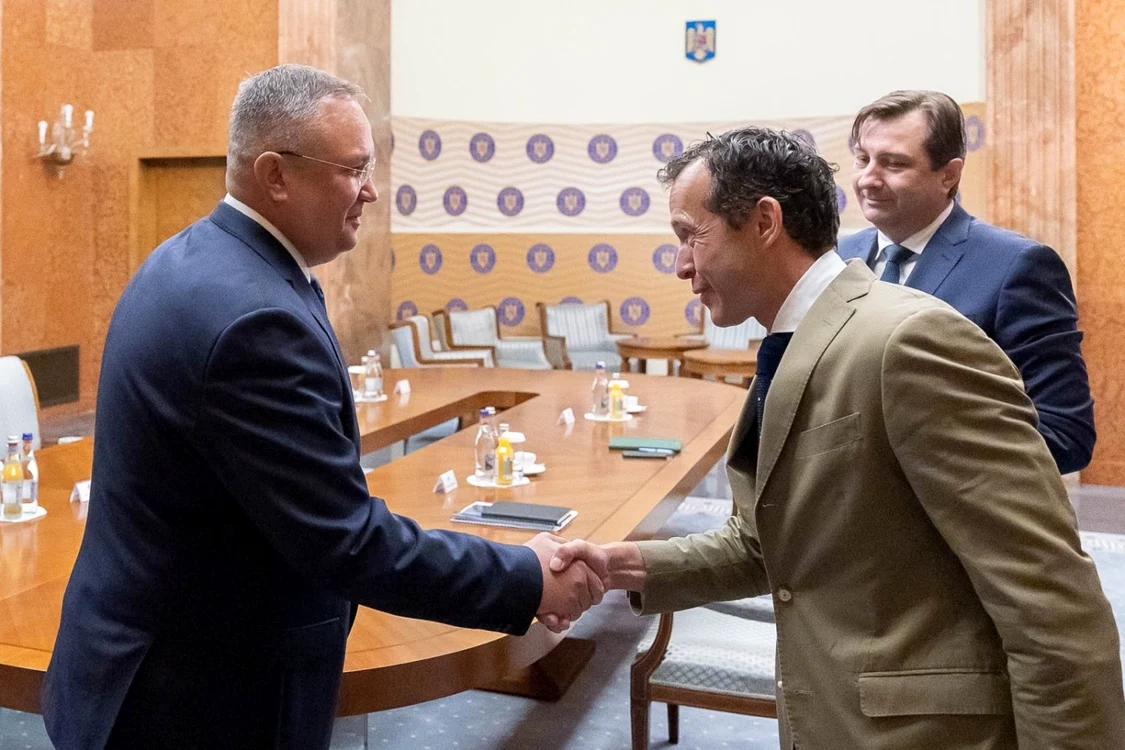 Nicolae Ciucă, la întâlnirea cu reprezentanții Varta. FOTO Guvernul României