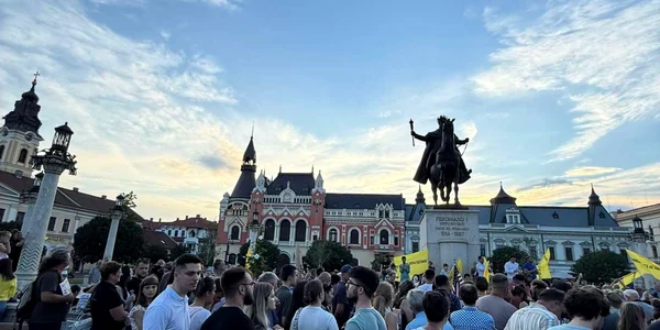 protest la oradea foto facebook dana hering png