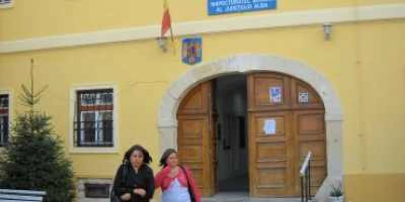 Alba Iulia: Directori noi în 22 de şcoli din judeţ