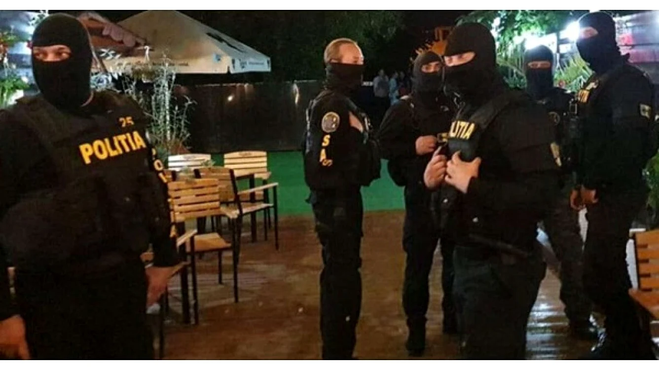 Petrecere întreruptă în Agnita cu ajutorul mascaţilor - poliţiştii de la Acţiuni Speciale Foto generică dbonline ro