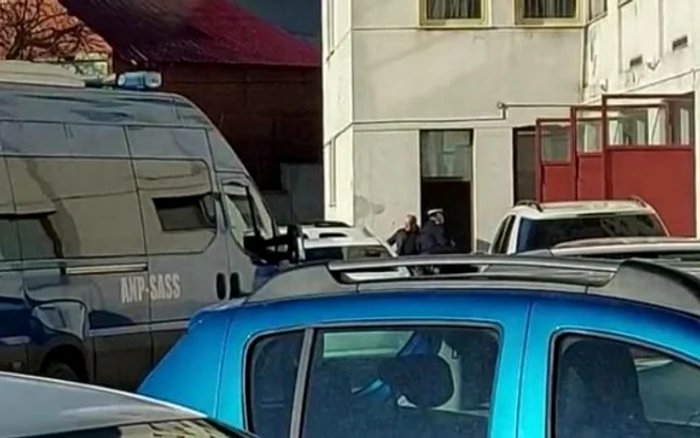 
    Luiza Melencu şi Alexandra Măceșanu  