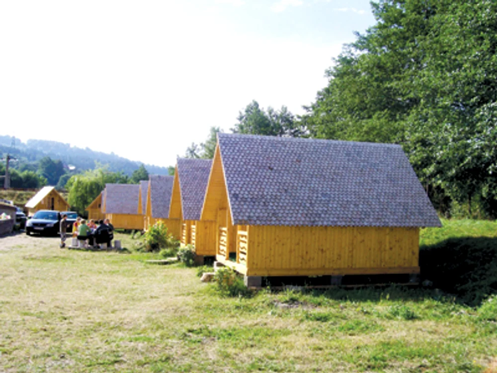 Hunedoara: Ferme şi cabane scoase la mezat de Finanţe