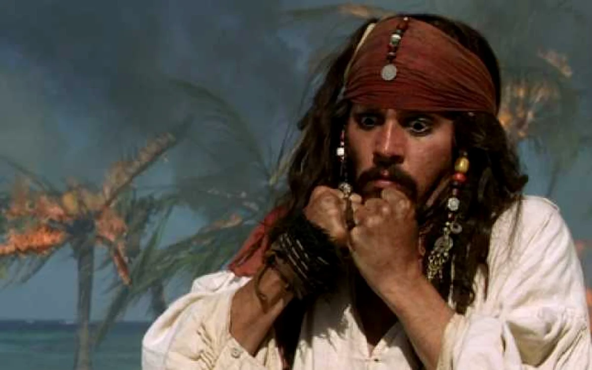 Johnny Depp în rolul Căpitanului Jack Sparrow FOTO cinemagia.ro