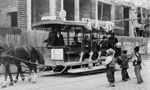 Traficul din Bucureştiul de altădată, în imagini jpeg