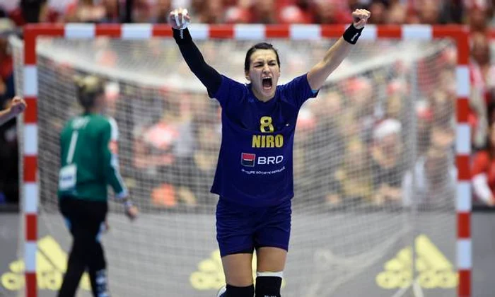 
    Interul stânga în vârstă de 27 de ani a realizat şi o performanţă individuală la acest turneu finalFoto Click!  