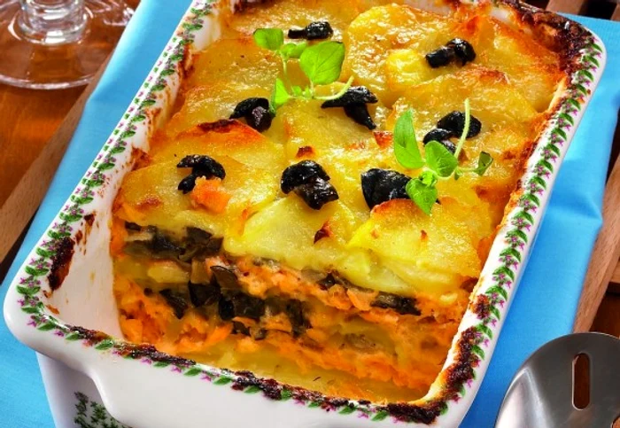 
    Musacaua nu se prepara doar cu carne tocata sau cu legume. Descopera musacaua de pesteclickpoftabuna.ro  