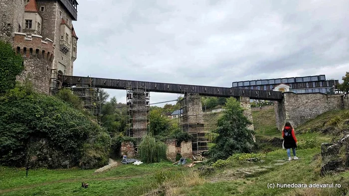 Podul Castelului Corvinilor. Foto: arhiva.