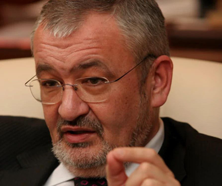 
    Ministrul Finanţelor, Sebastian Vlădescu  