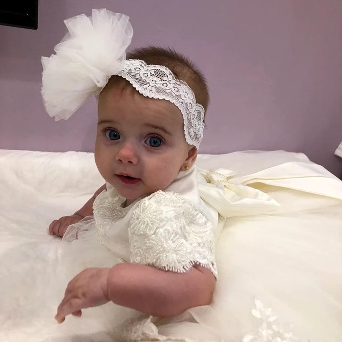 Thea Iris Elena, mezina familiei Clonda