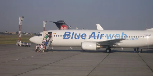 Avionul a aterizat de urgenţă