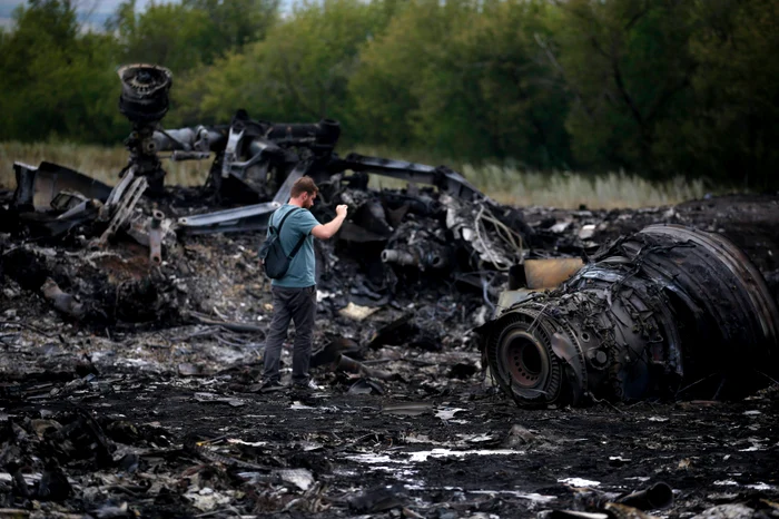 298 de oameni au pierit în urma prăbuşirii aeronavei MH17, în Ucraina. Datele arată că avionul a fost doborât de separatiştii proruşi (foto: Reuters)