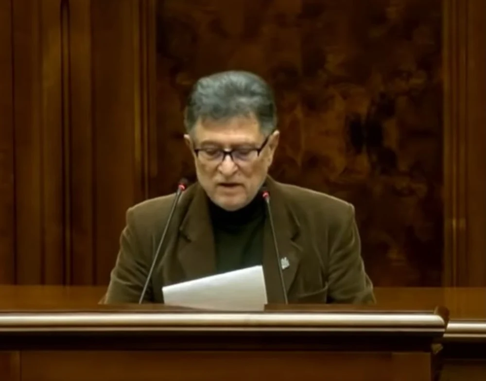 Reacția uluitoare a unui senator SOS la acuzația că un coleg a furat un rucsac: „Om fi noi parlamentarii hoți, dar chiar să ne coborâm la nivelul ăsta”