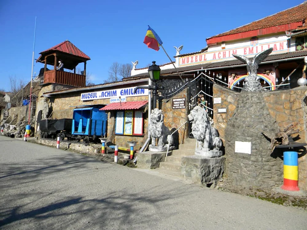 Muzeul de la Almașu Mare FOTO Facebook/ Emilian Achim