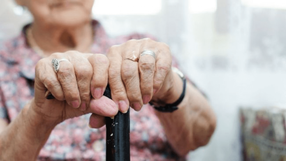Vârsta maximă până la care poate trăi un om. Femeile, mai longevive