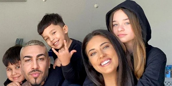 Antonia , Alex Velea și cei trei copii Sursa: Instagram 