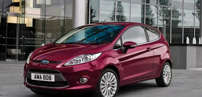 Ford Fiesta cu 2 uşi FOTO autsaga.ro
