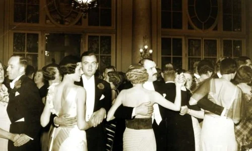 Minunatele petreceri ale Anului Nou interbelic jpeg