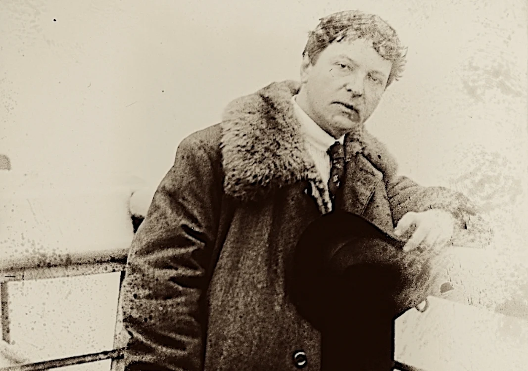 George Enescu la bordul transatlanticului RMS Berengaria în drum spre primul turneu în America (1922)