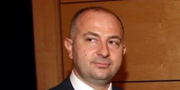 Omul de afaceri albanez care a agresat un ziarist este în arest