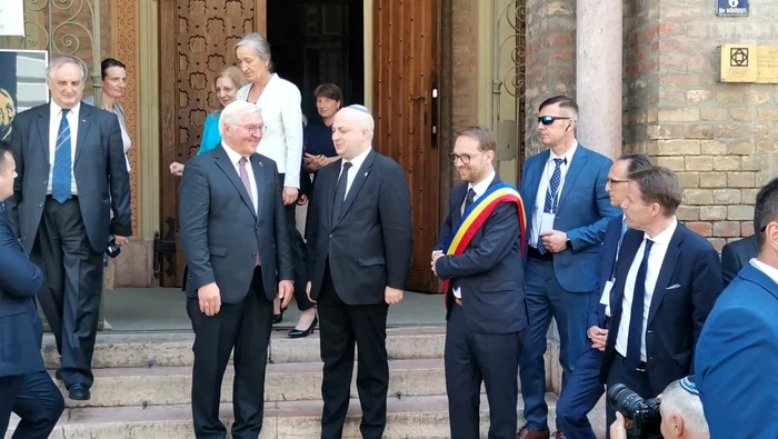 La ieșirea din Sinagoga din Cetate FOTO Ștefan Both