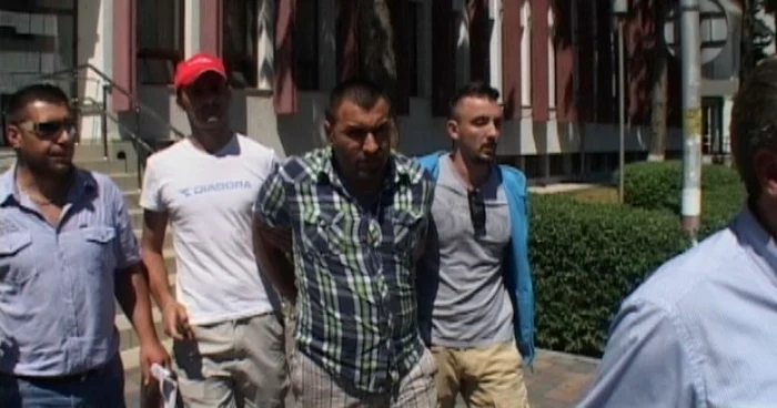 Bărbatul a fost prins când încerca să iasă din ţară