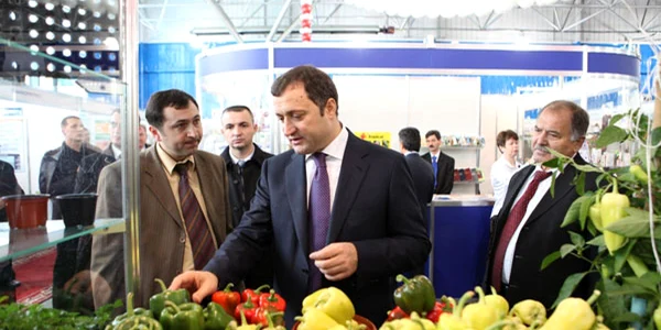 Premierul Vlad Filat la expoziţia Farmer din anul 2010