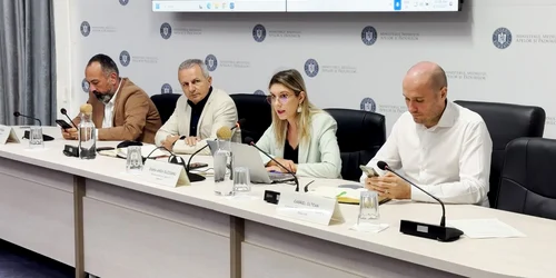 Dezbaterea publică privind selecția noului director general al Romsilva Foto Fb jpg