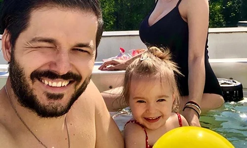 Liviu Vârciu, Anda Călin și micuța Anastasia png