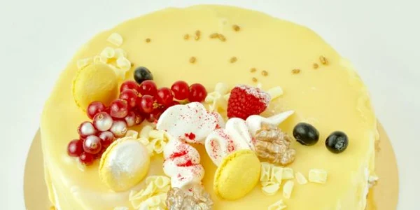 tort caju banane ananas ciocolata alba
