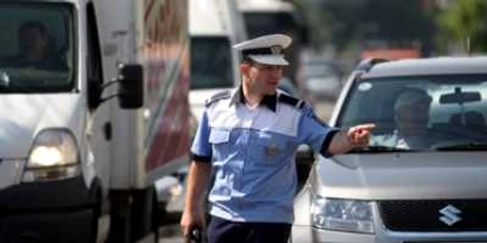 Timişoara: EXCLUSIV/ Poliţist sancţionat pentru că a fost luat pe capotă de un interlop