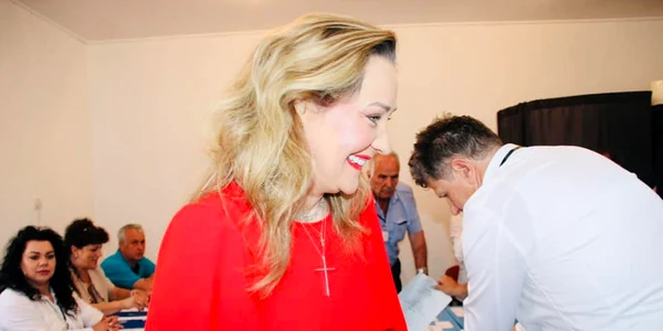 elena lasconi foto facebook jpg