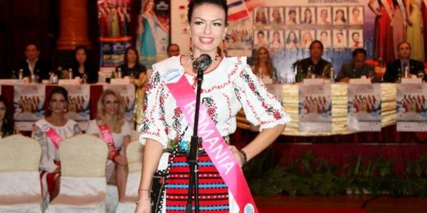 Andrada Fliundra promovează România în străinătate. foto