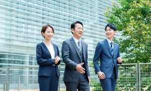 shutterstock 2498388823 japonezi jpg