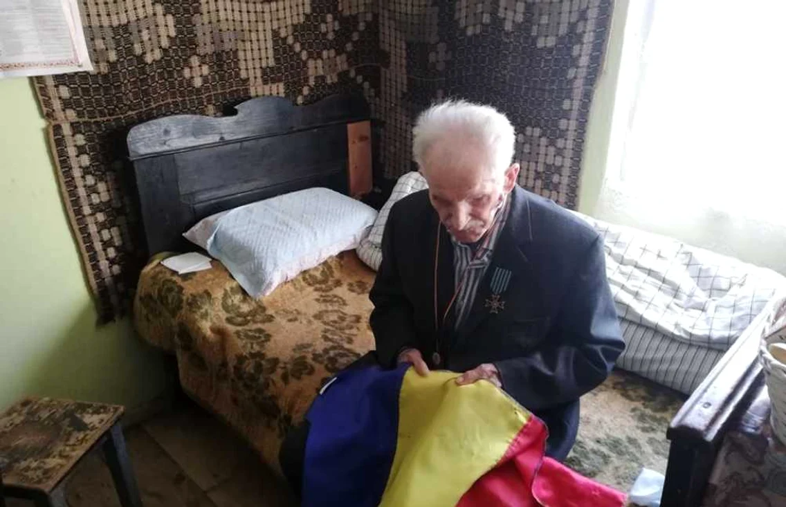 Aurel Antonie cel mai vârstnic veteran al României din Horezu - Vâlcea s-a stins din viaţă la 106 ani Foto Ana Maria Cîrstea