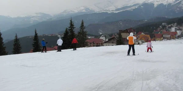 Mii de turişti vor petrece Revelionul la Rânca