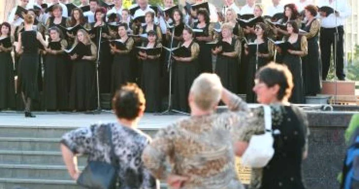 Craiova: Adevărul la minut - Orchestră norvegiană şi ansamblu oltenesc, în concert