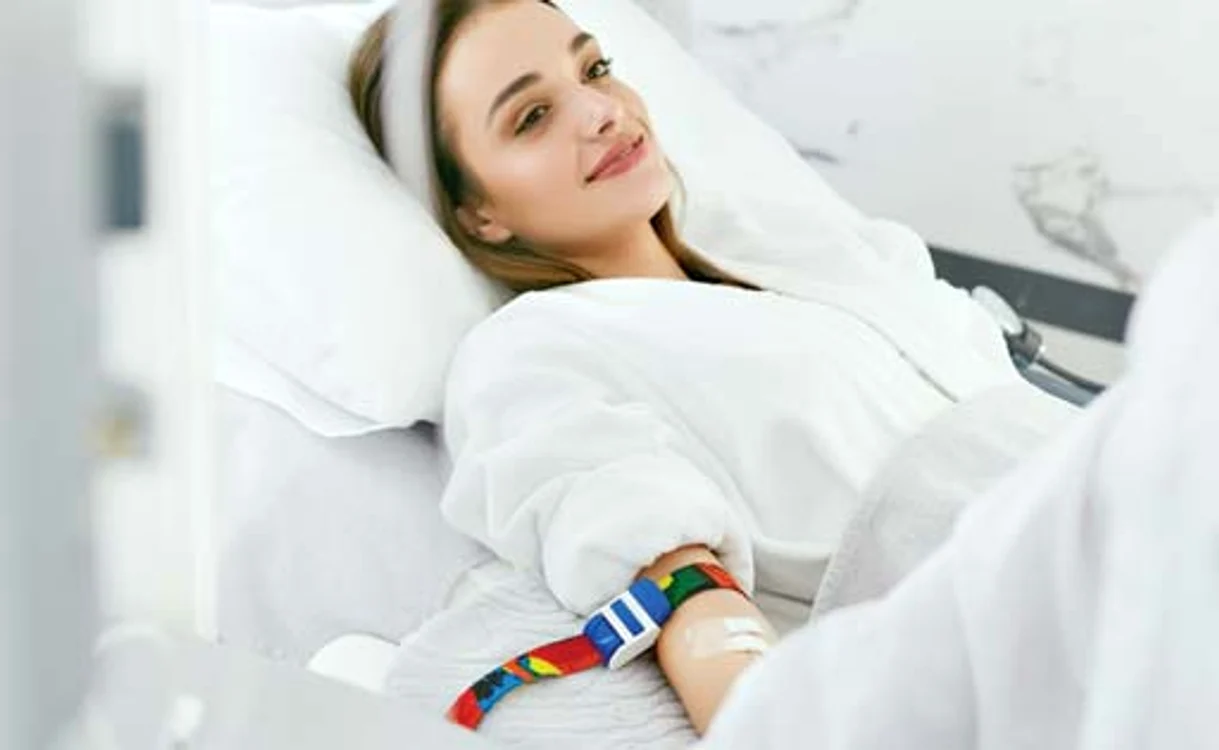 Lora face intravenos terapie cu ozon