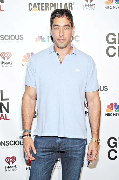 Nick Loeb a devenit  cunoscut datorită  relaţiei cu Sofia Vergora