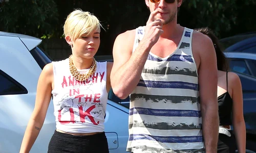 Miley Cyrus And Liam Hemsworth Grocery Shopping At Whole Foods jpeg