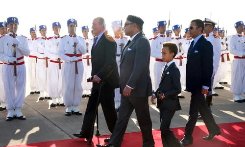 Prințul Moulay Al Hassan al Marocului și Regele Mohammed al VI lea   GettyImages 173497718 jpg