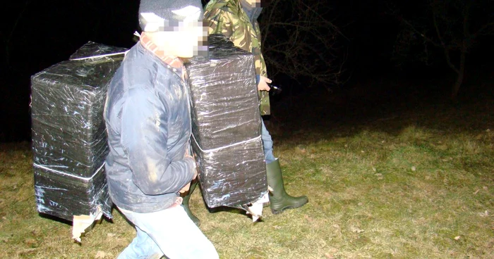Bărbatul transporta 1.000 de pachete de ţigări de contrabandă