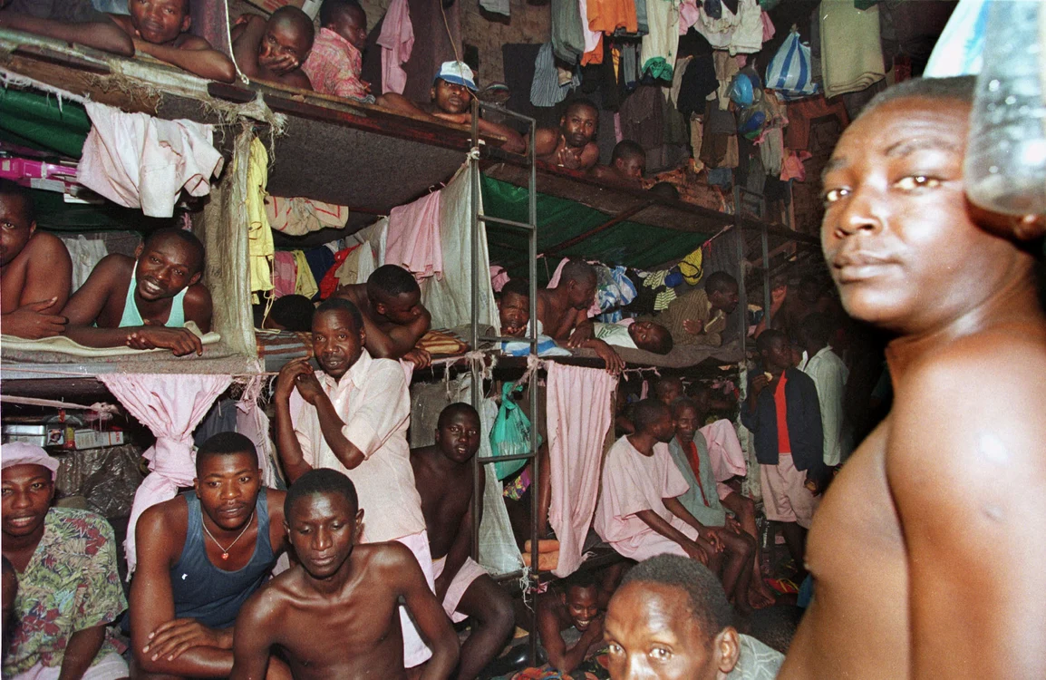 Deținuți  în închisoarea din Kigali, Rwanda, 4 mai 1995 Foto AFP (arhivă)