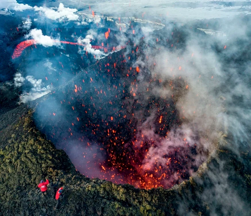 O serie de vulcani s-au activat în Peninsula Kamceatka FOTO:X