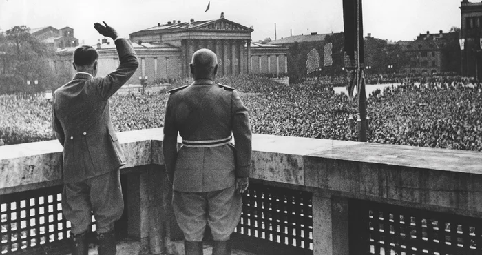 Hitler și Mussolini, la München, în anul 1937