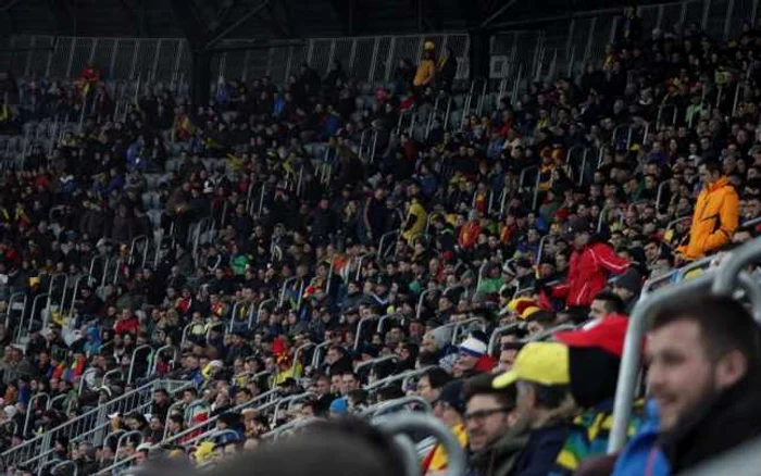 Meciul s-a disputat în faţa unui stadion plin. FOTO Ovidiu Cornea