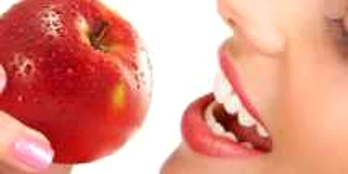 Merele curăţă dinţii şi previn infecţiile gingiilor