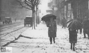 Iarna bucureșteană a anilor ’30, surprinsă de Iosif Berman (© Muzeul Municipiului Bucureşti)